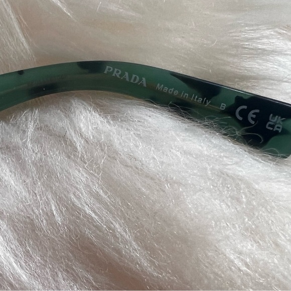 Authentic Prada eyeglasses - Picture 4 of 5